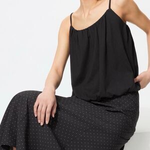 Uniqlo Women's Black Vest